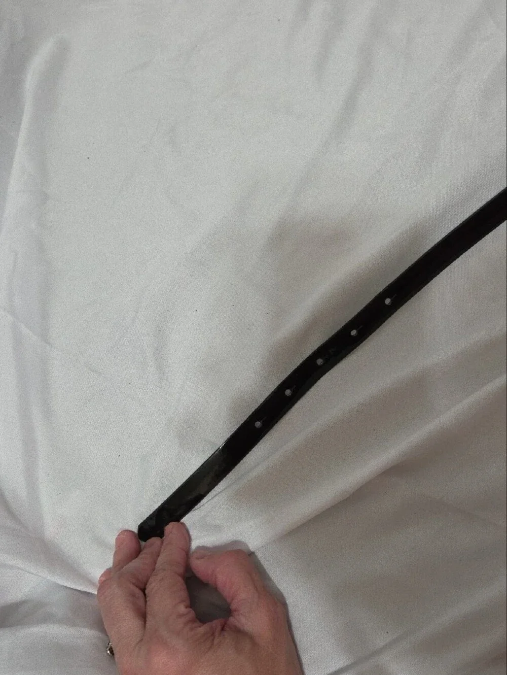Black Glossy Narrow Belt With Bow Clasp, Size Large 30-34, Like New Condition